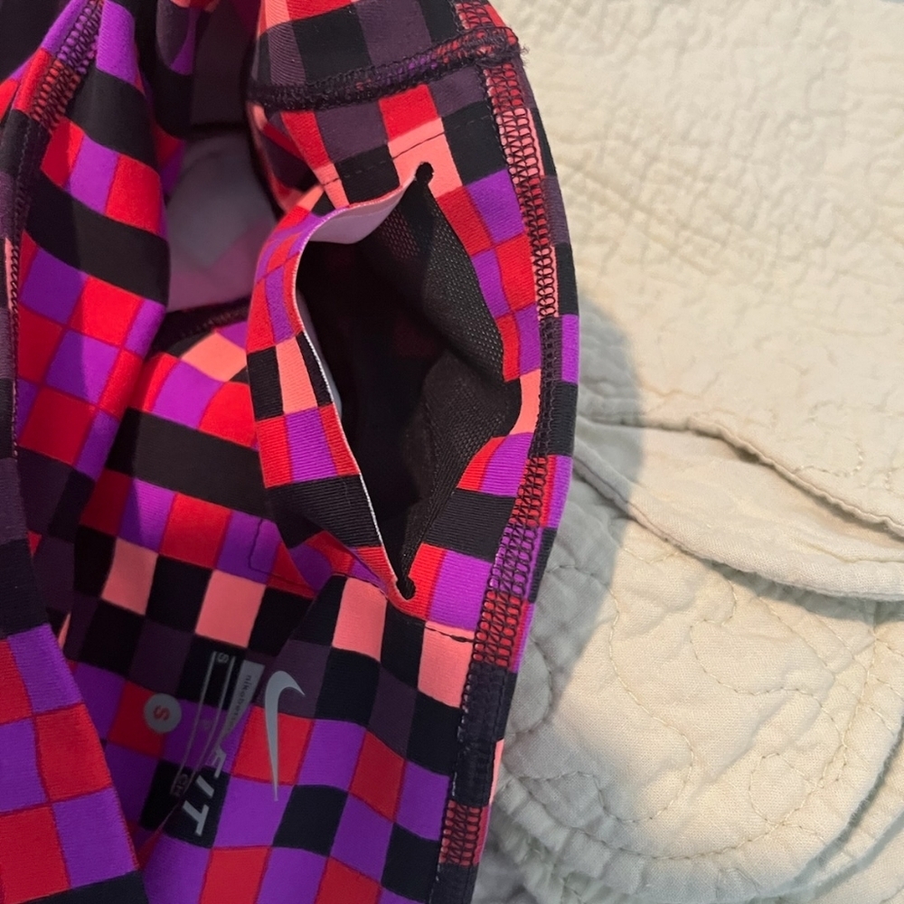 Nike Dry Fit Tight Training Pants in Mulit Colorblock Wicking Fabric. Si… - Picture 15 of 16
